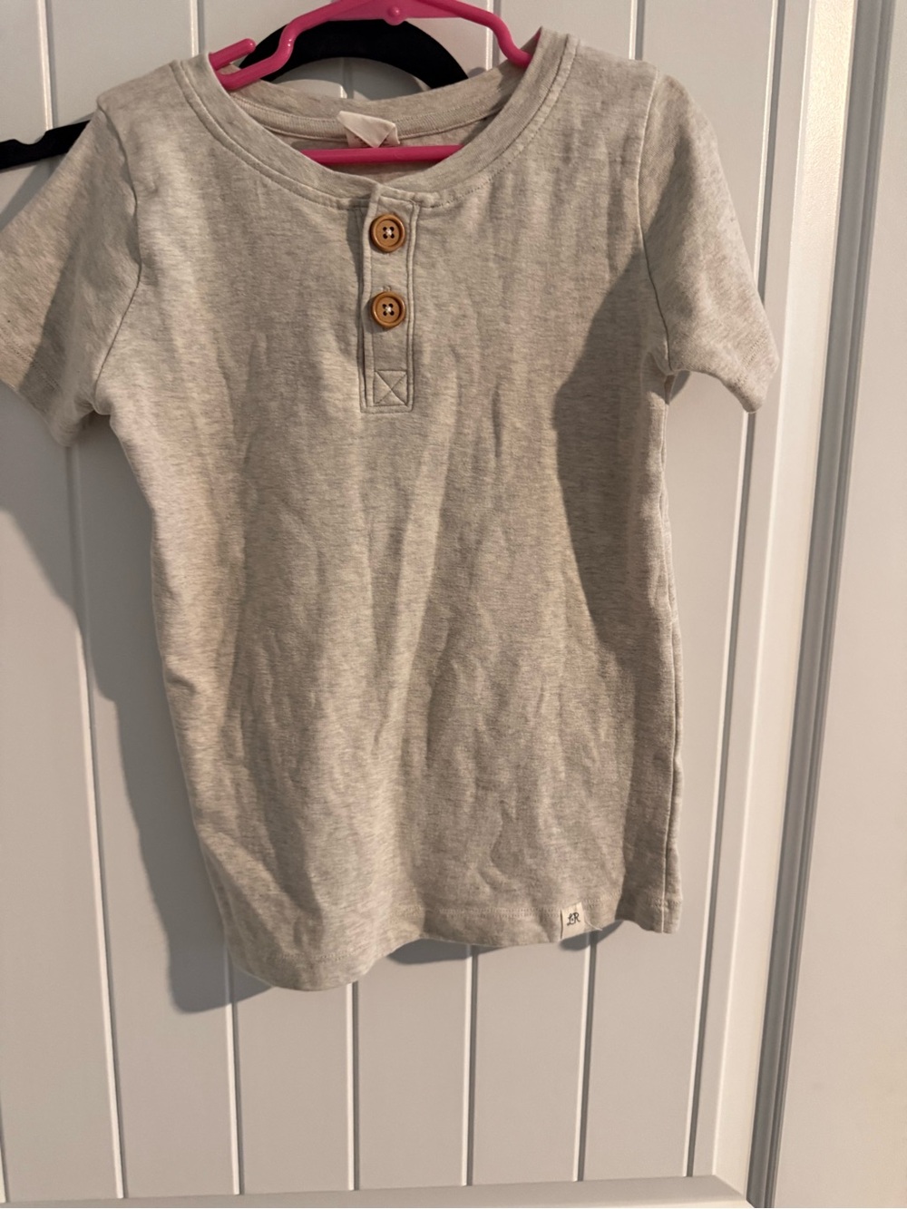 Little Road Co. Heathered Oatmeal Henley T-Shirt Size 6Y Neutral Cotton Blend